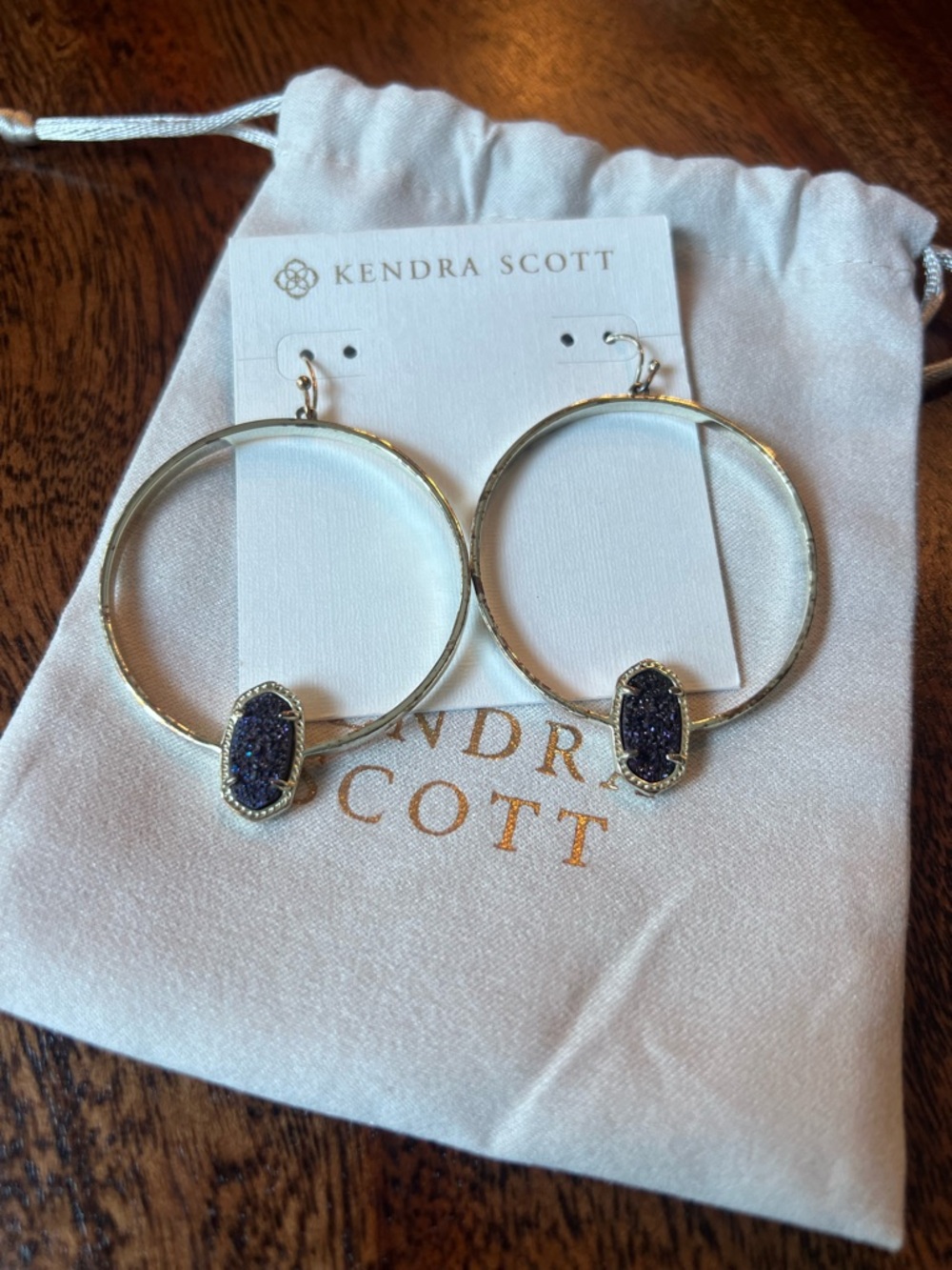 Kendra Scott Gold Elora Hoop Earrings with dark purple/black Druzy stone - Picture 2 of 6